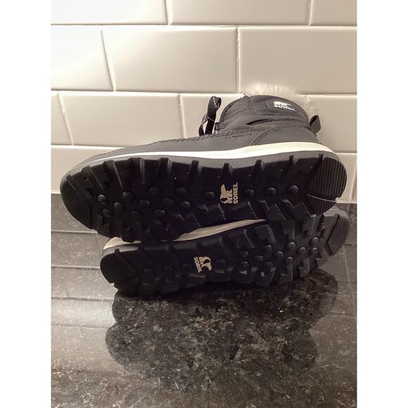 Sorel Women's Whitney Short Lace Up Waterproof Winter Boots Black Size 8.5 - Picture 8 of 9